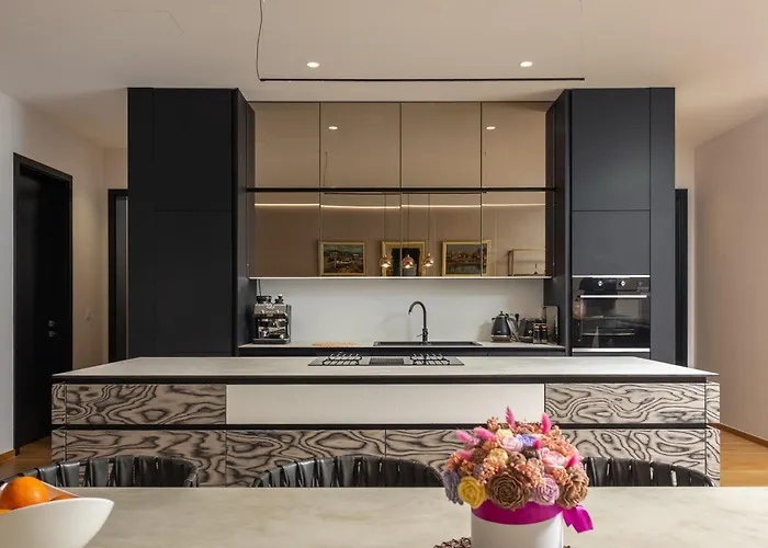 Villa Miracle - Happy *