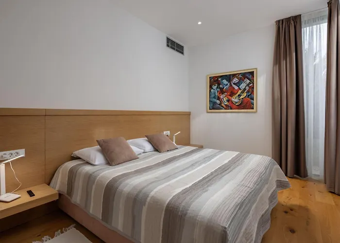 Villa Miracle - Happy *